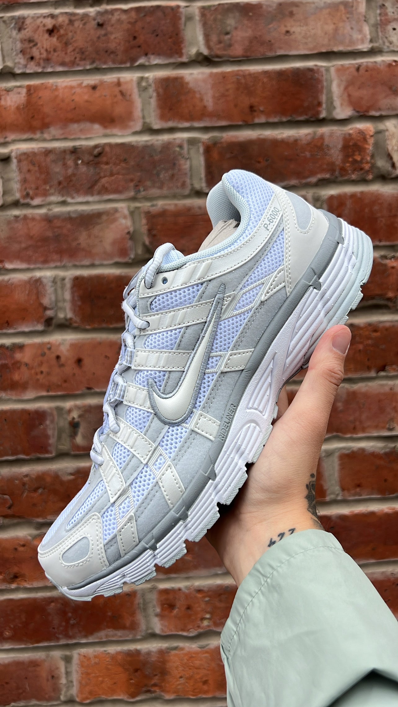 NIKE P-6000 - WHITE SUMMIT