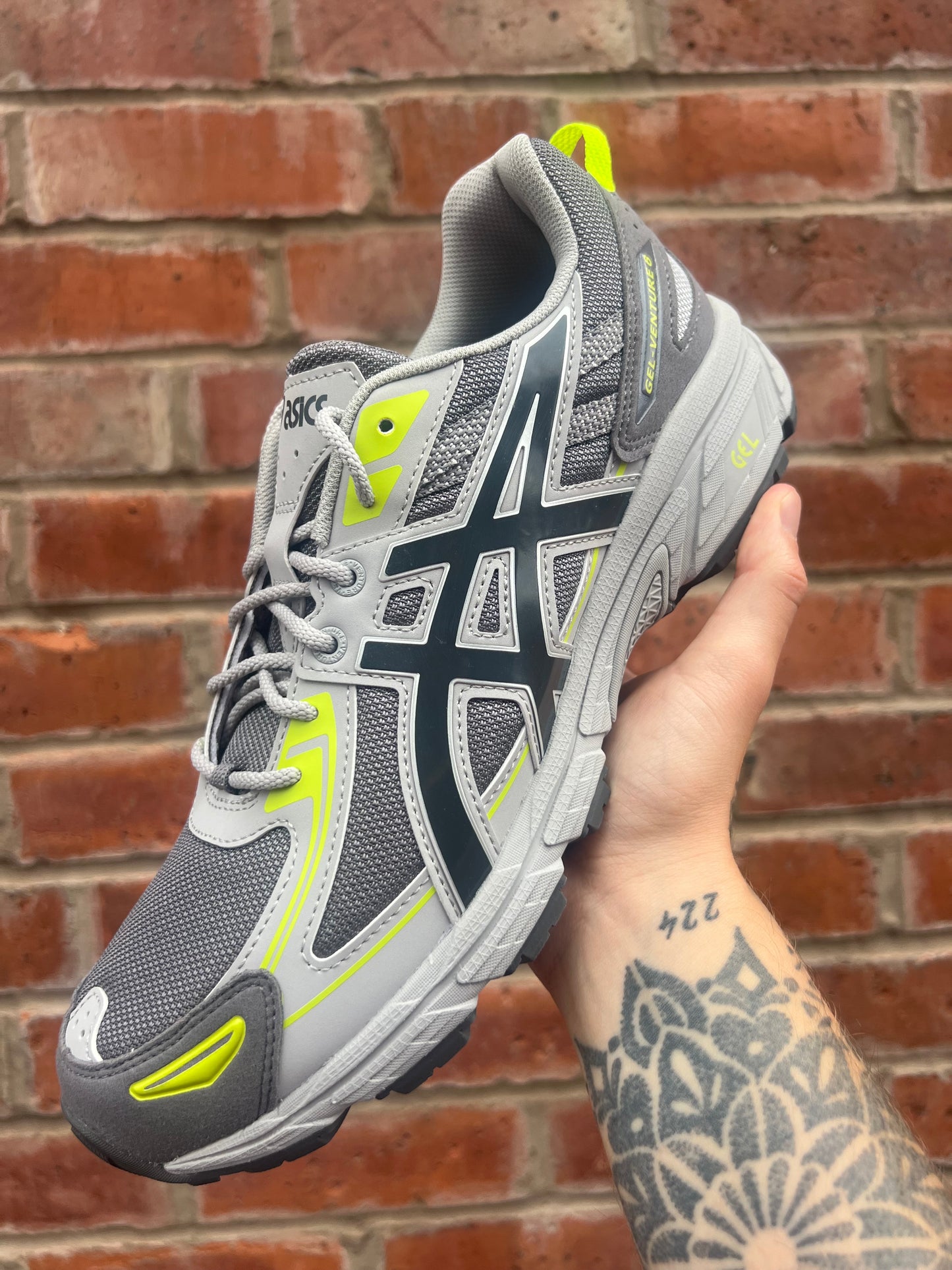 ASICS GEL VENTURE - CARBON GREY