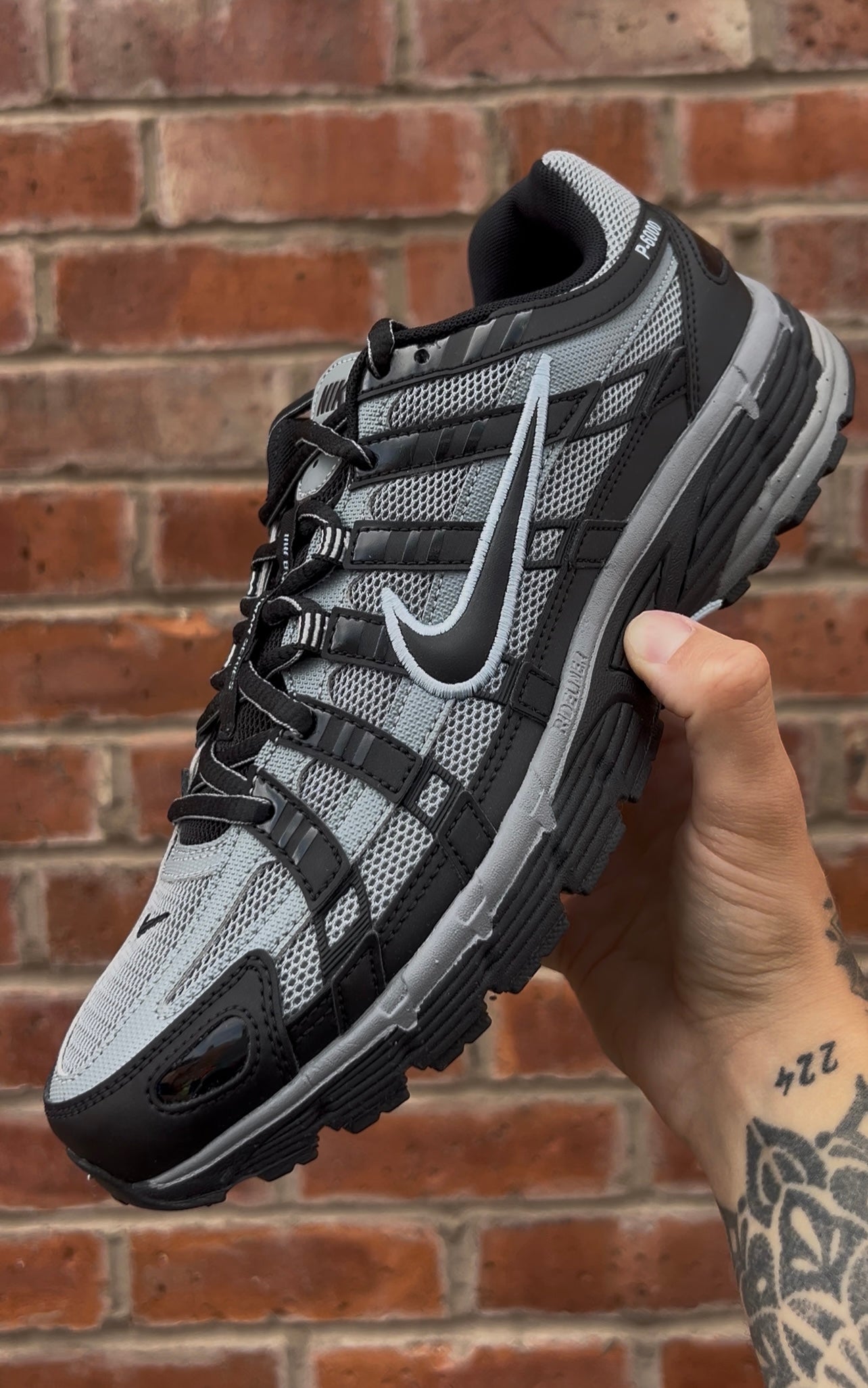 NIKE P-6000 - COOL GREY BLACK