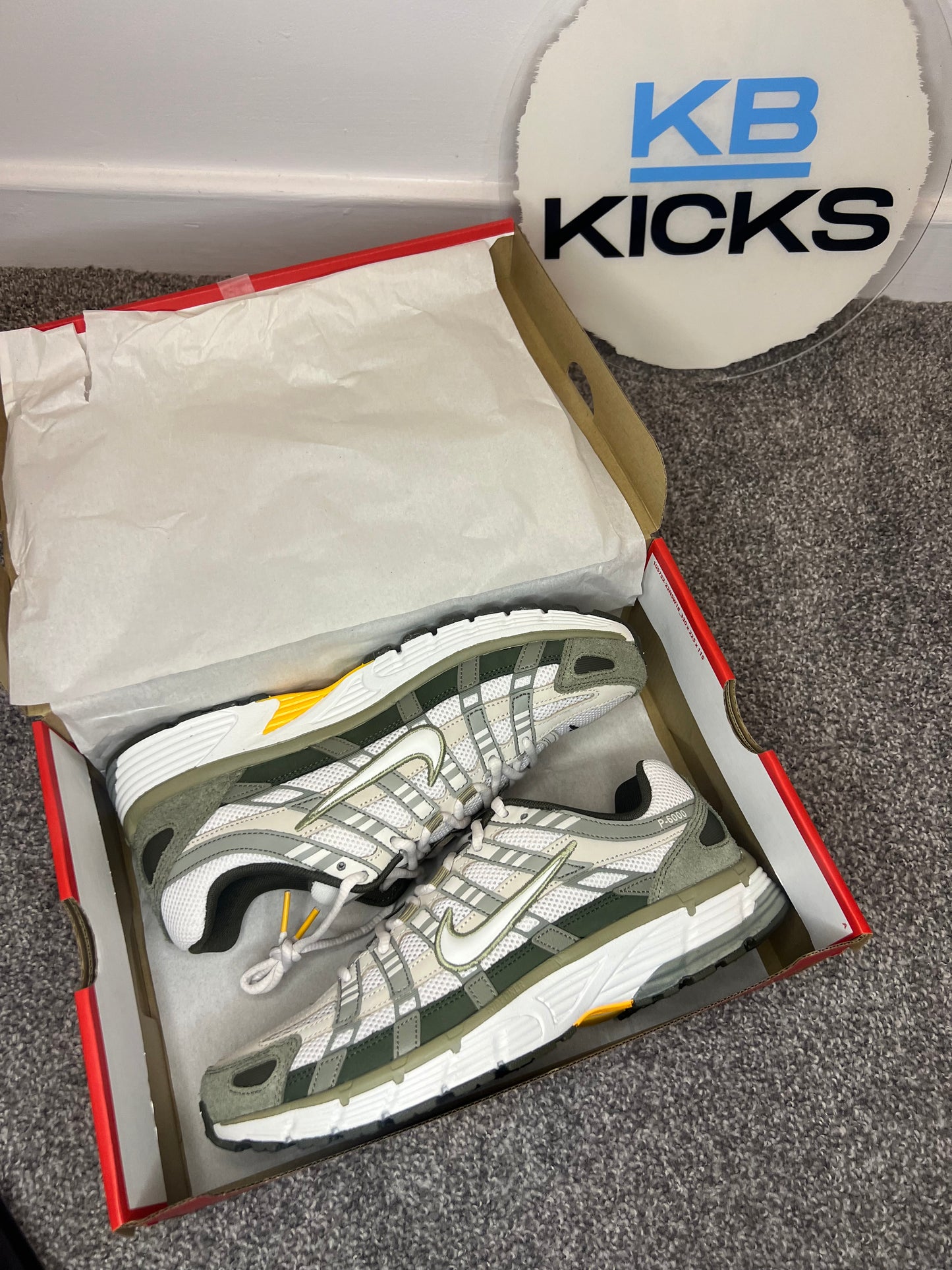 NIKE P-6000 - LIGHT ARMY CARGO KHAKI
