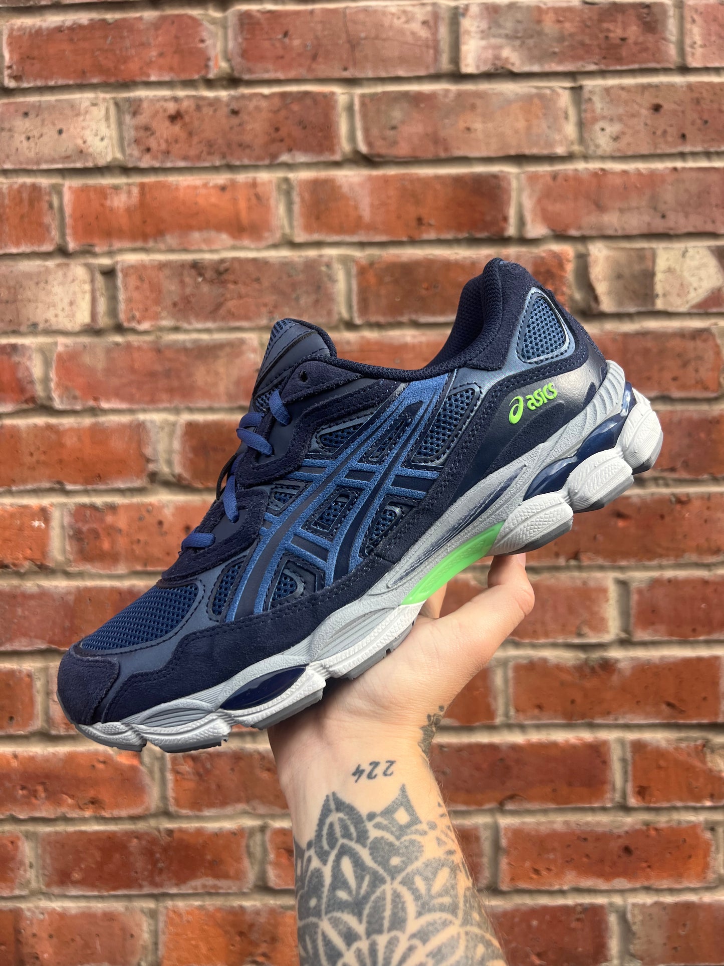 ASICS GEL NYC - NAVY NEON