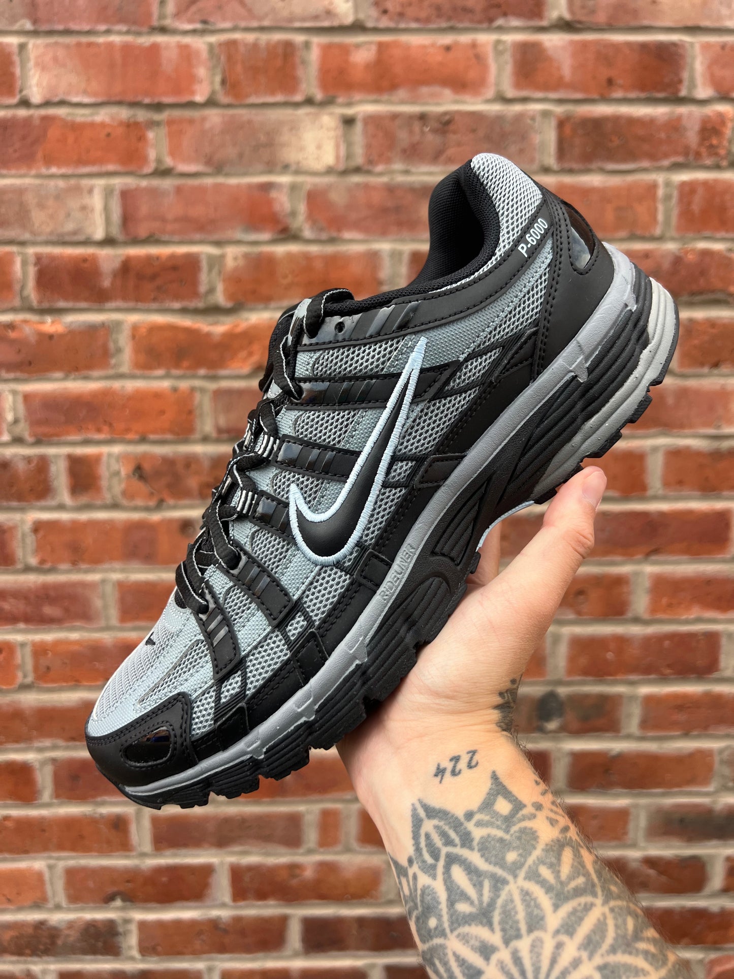 NIKE P-6000 - COOL GREY BLACK