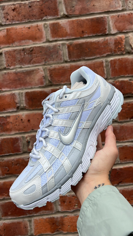 NIKE P-6000 - WHITE SUMMIT