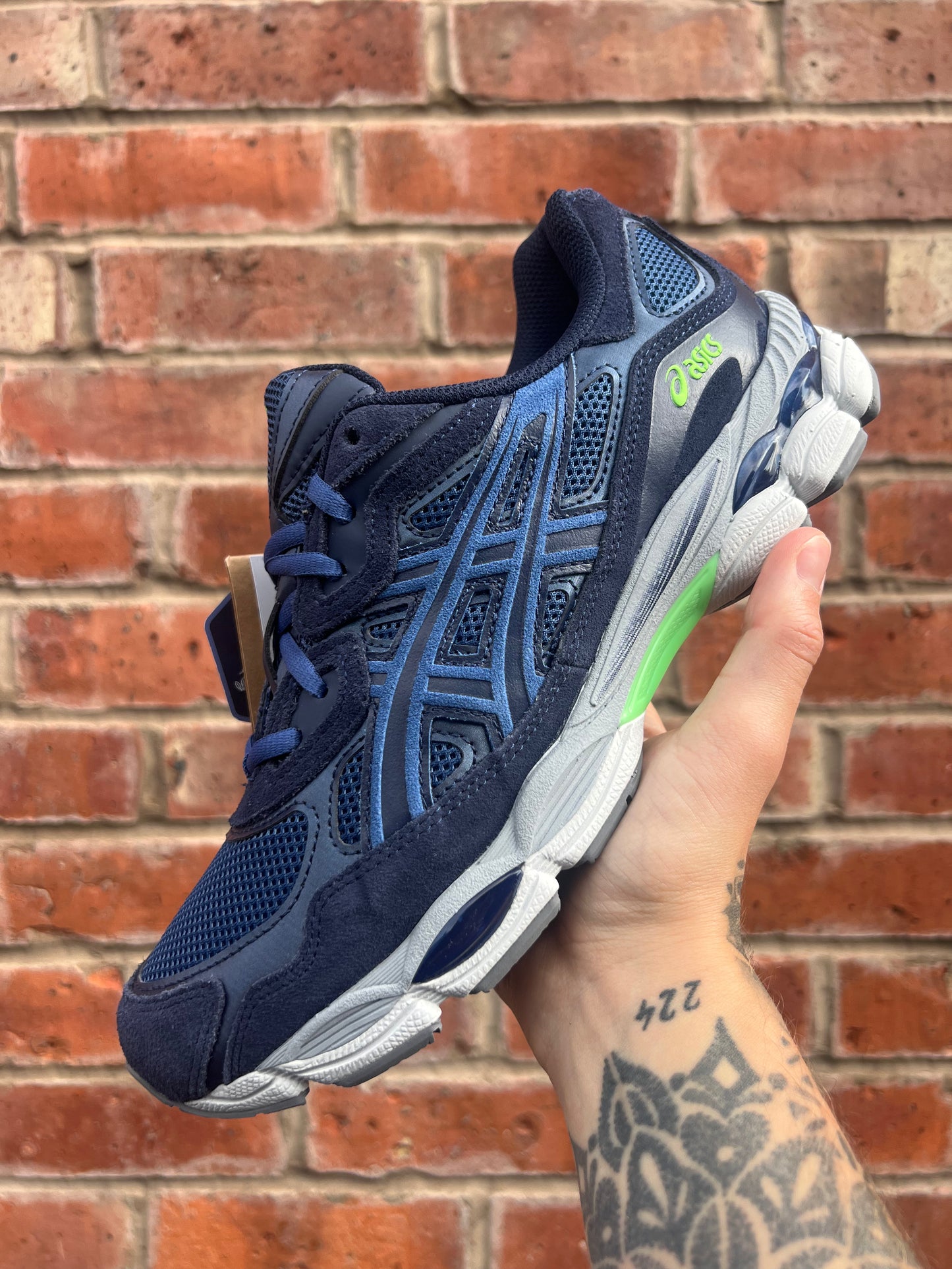 ASICS GEL NYC - NAVY NEON
