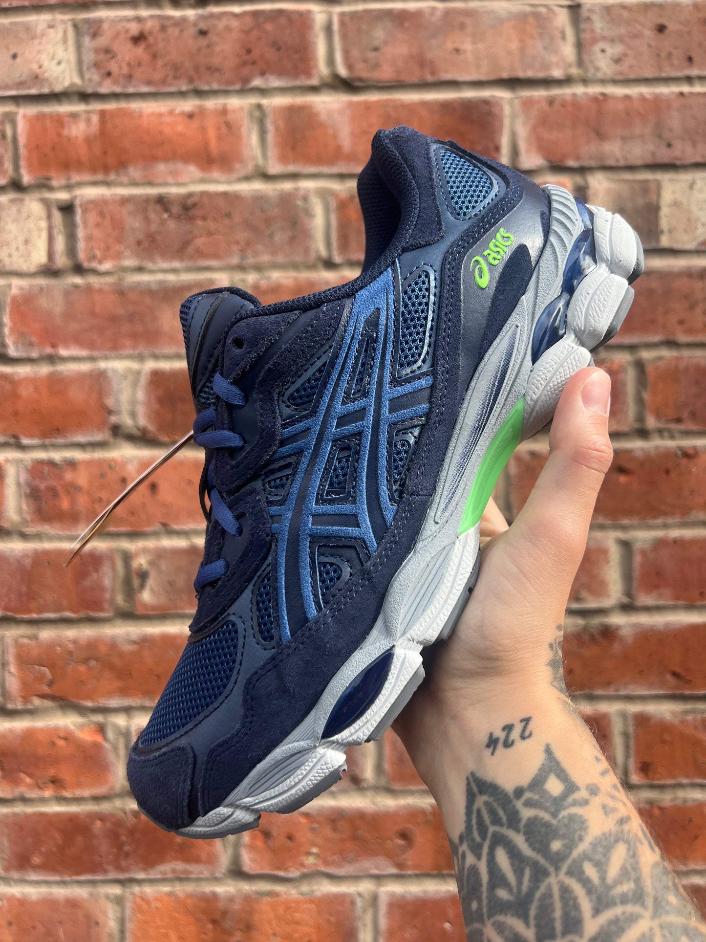 ASICS GEL NYC - NAVY NEON